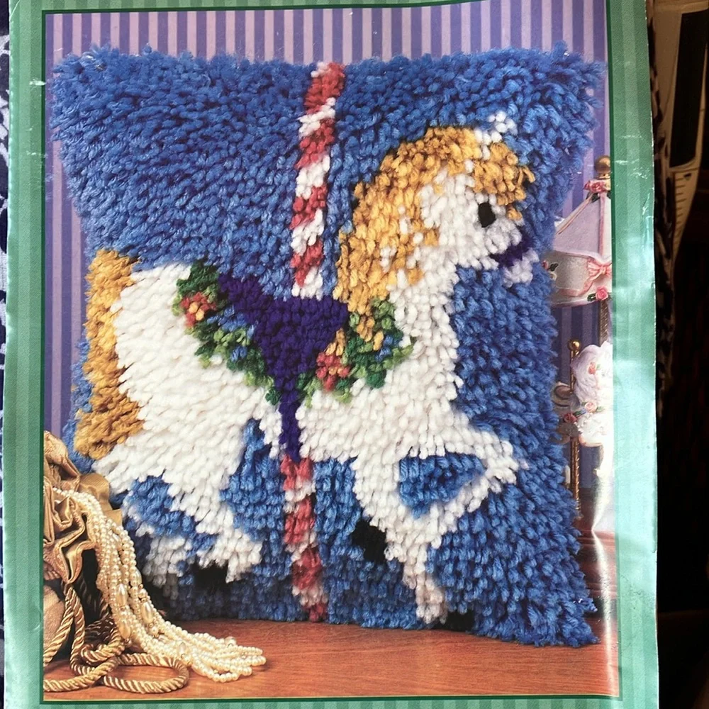 Caron Latch Hook Kit Natura Craft Carousel Horse P462 Pillow Top Wall Art 12x12”